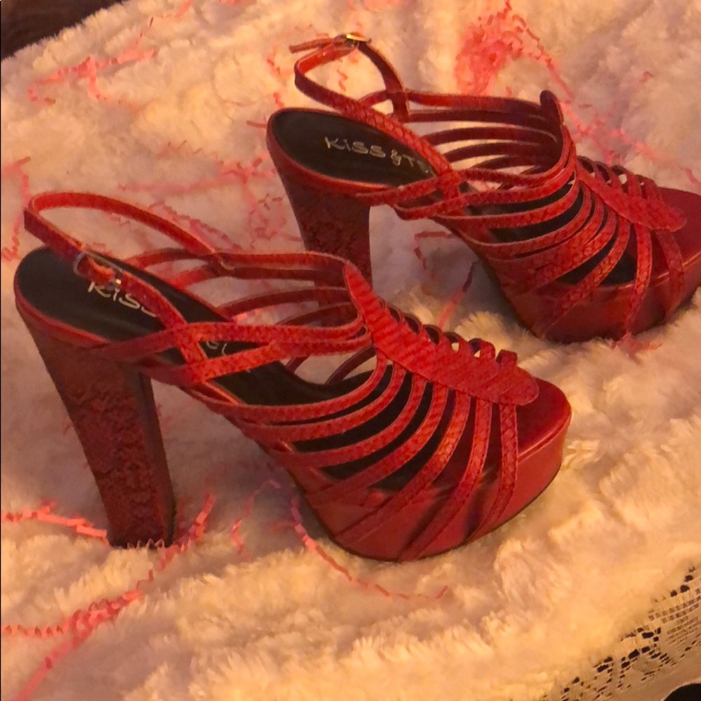 Kiss & Tell red & black sandals